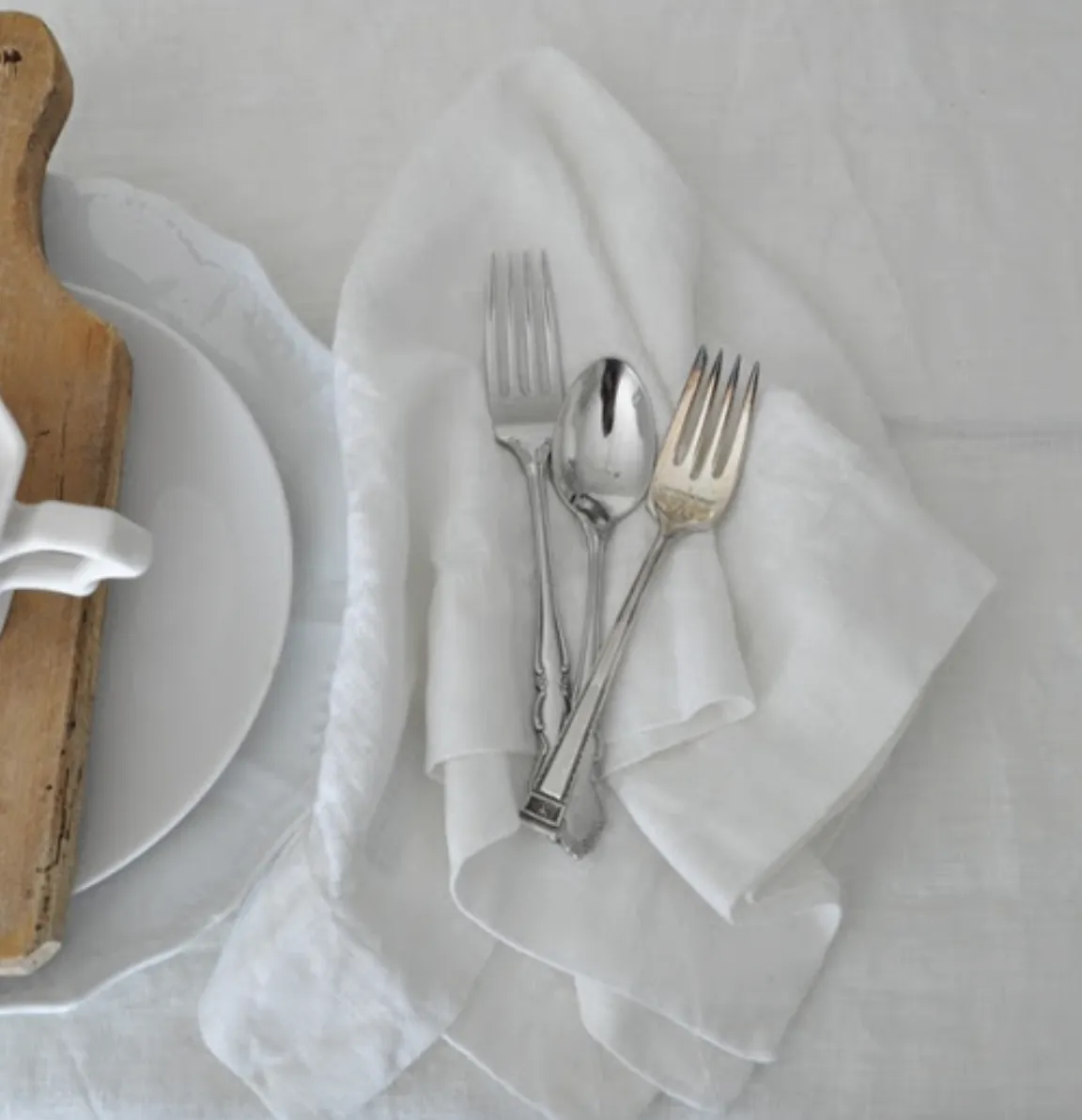 TABLE CLOTH WHITE HERRINGBONE EDGE LARGE - WHITE