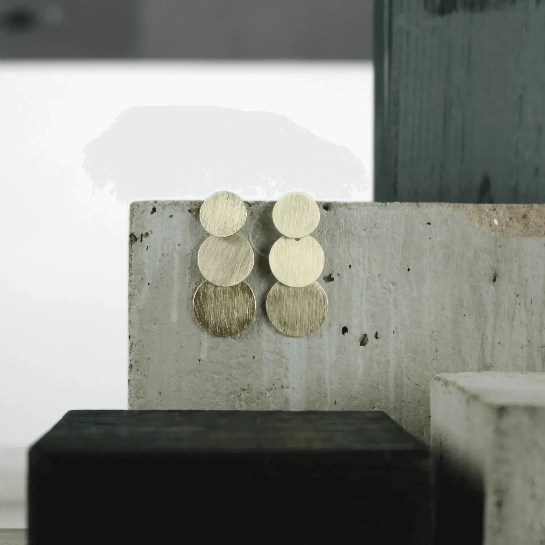 Tara Multi Dot Earring Gold Plating
