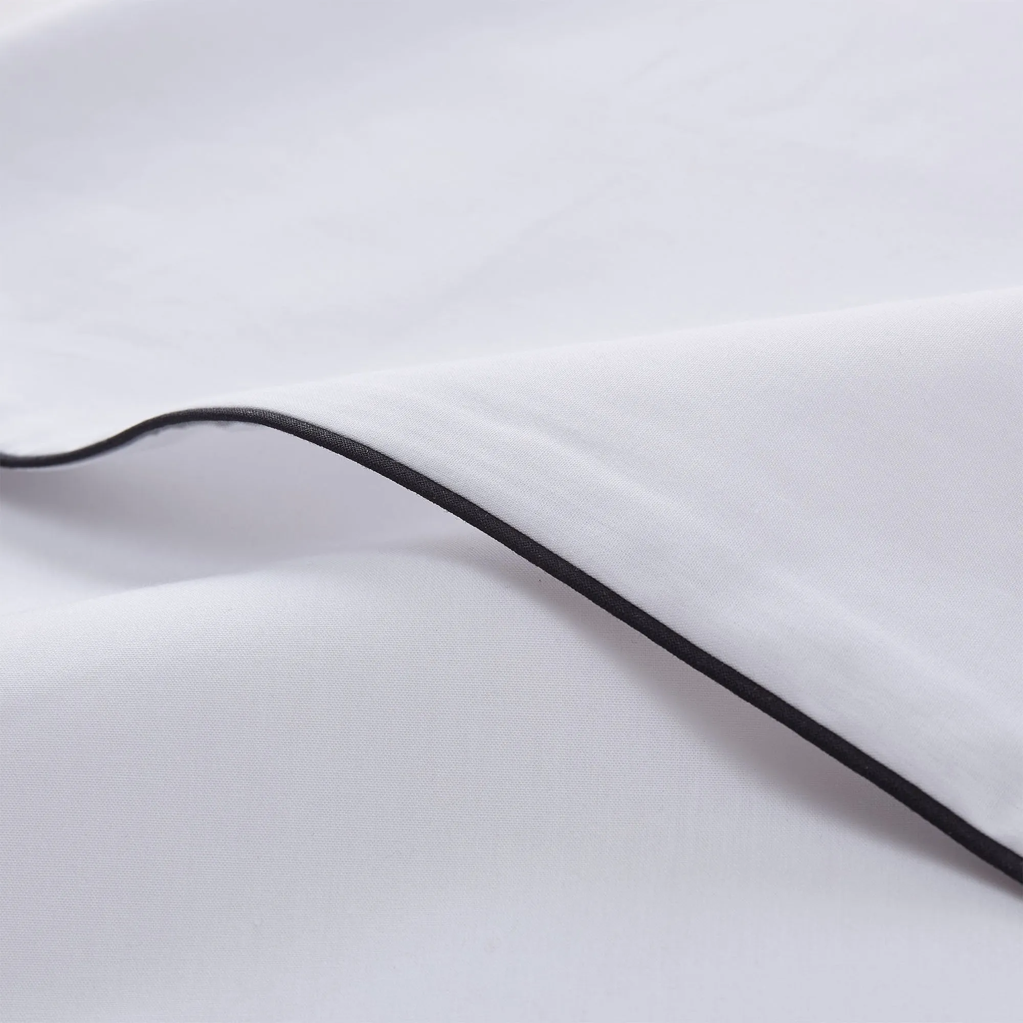 Vitero Pillowcase [White/Black]