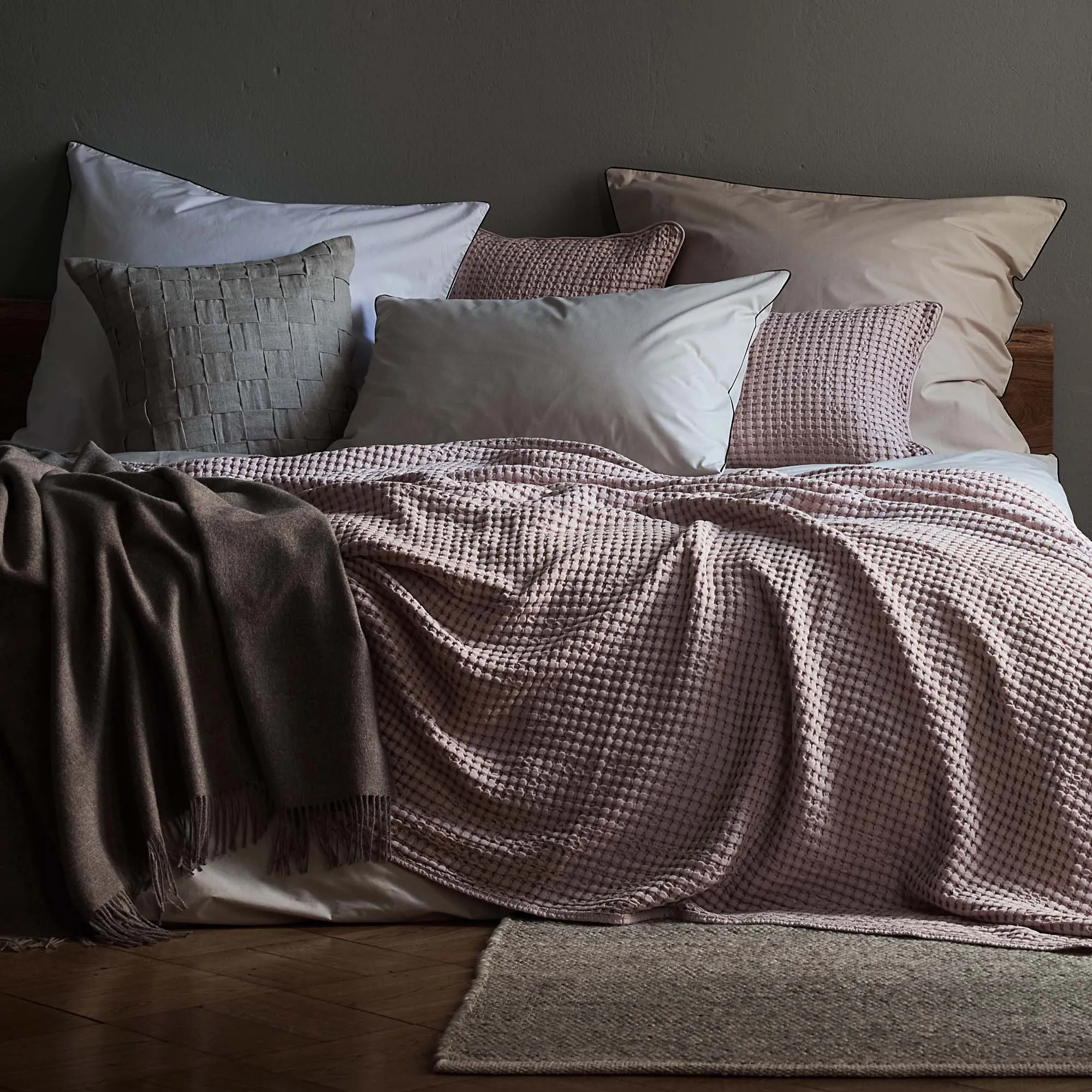 Vitero Pillowcase [White/Black]